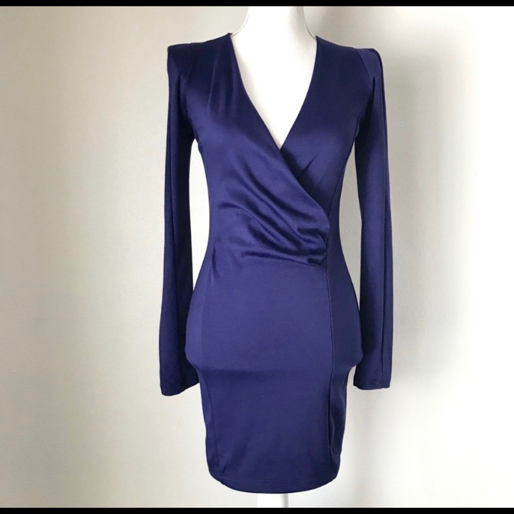 Lulu’s long sleeve deep V neck mini dress small